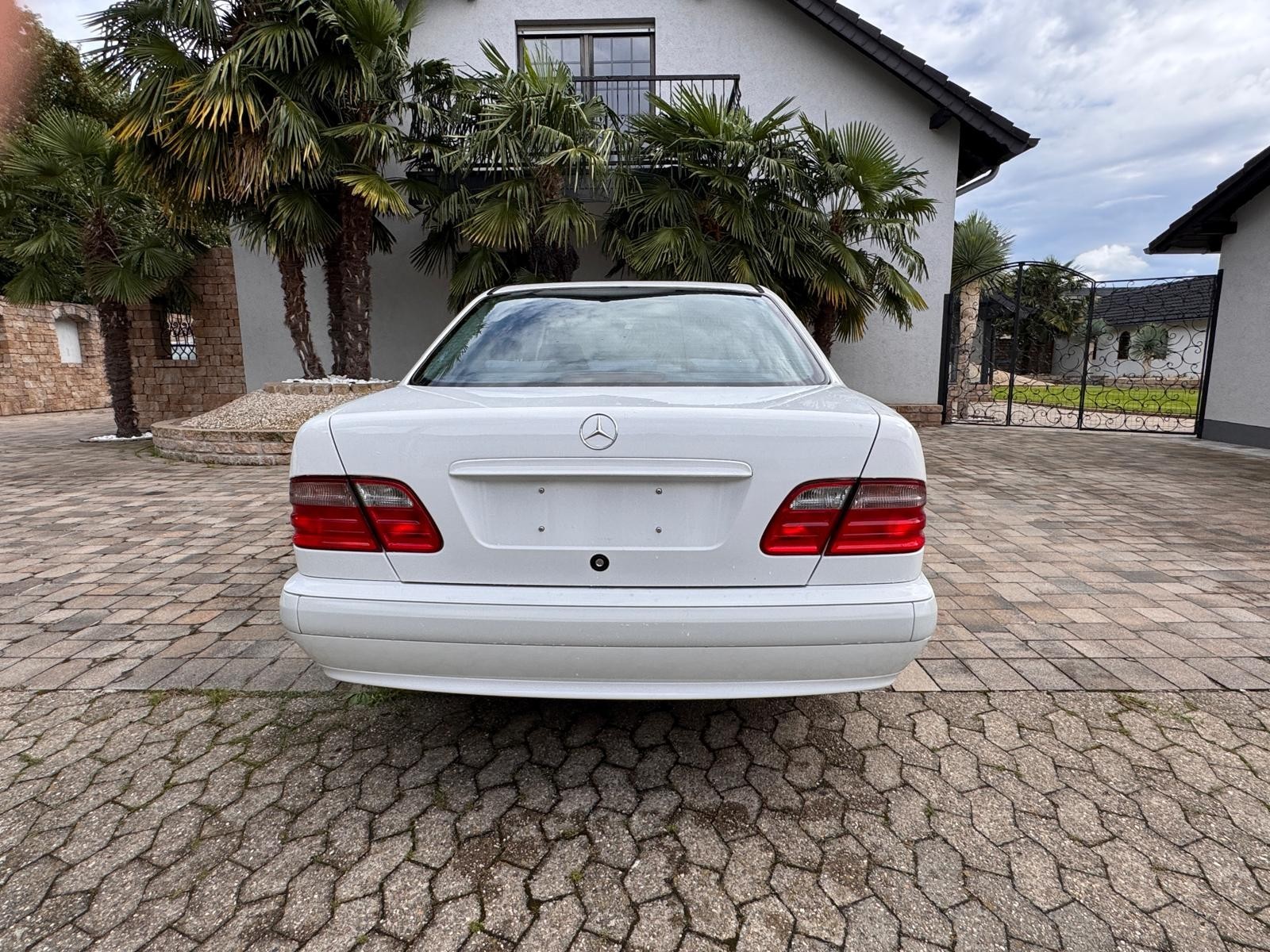 Mercedes-Benz E 220 CDI CLASSIC W210 foto 5