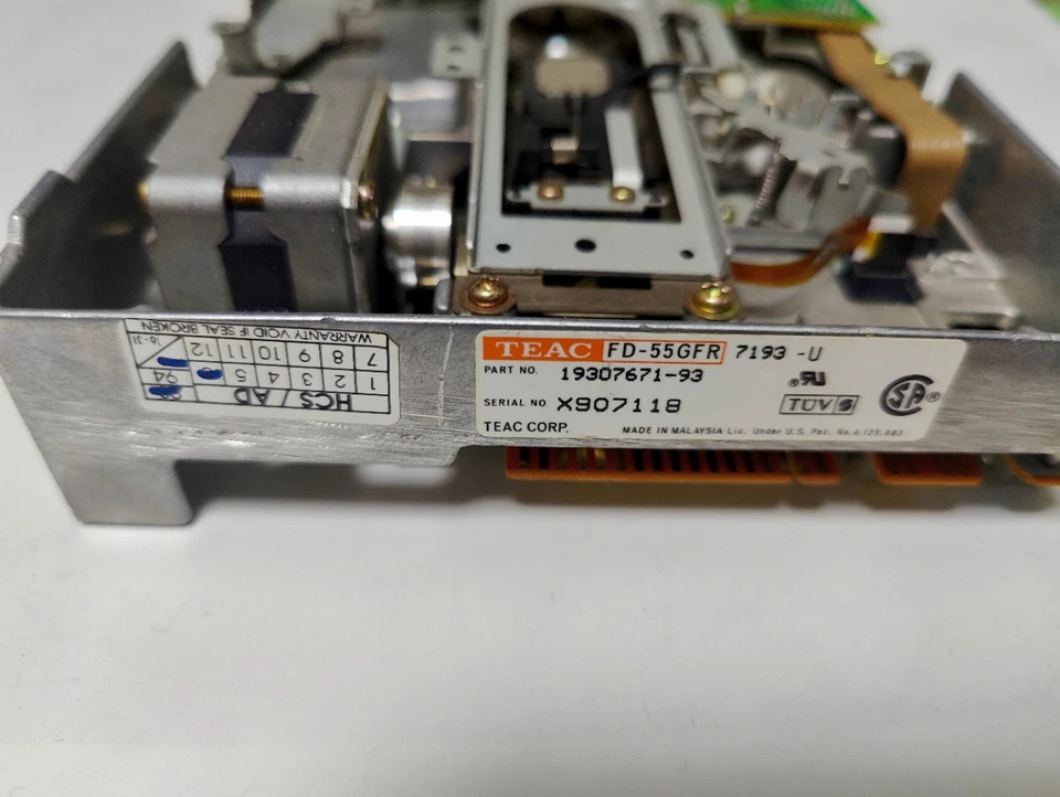 Teac FD-55GFR 5.25 1.2MB Floppy Disk Drive - Image 4 of 4