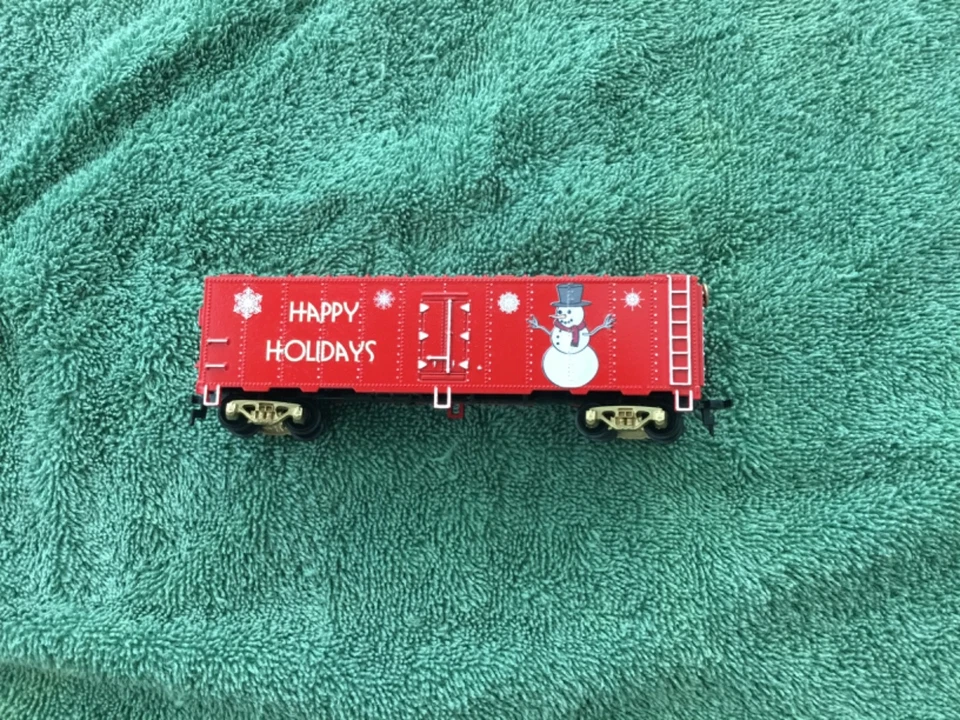 HO SCALE CHRISTMAS CAR 🌲🌲☃️☃️🌲☃️ - Image 2 of 4