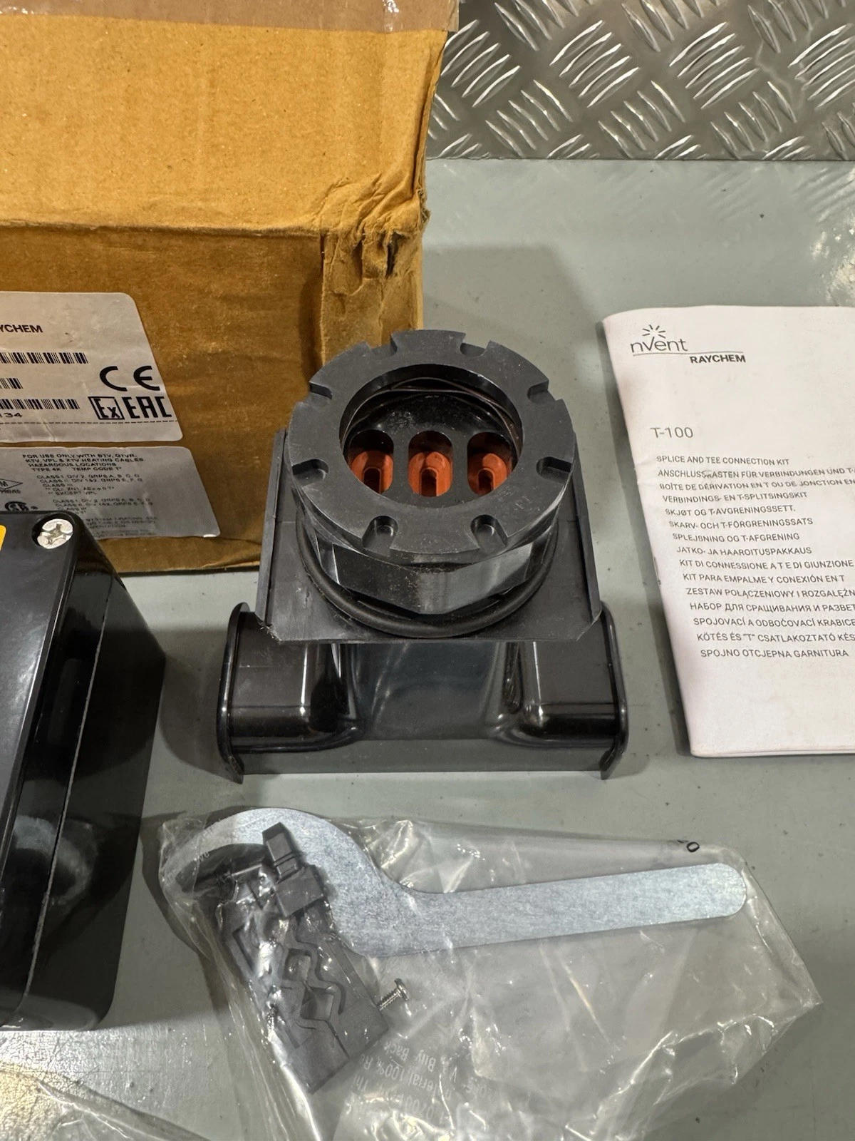 Nvent Raychem T-100 Splice & Tee Kit Brand New In Box 6