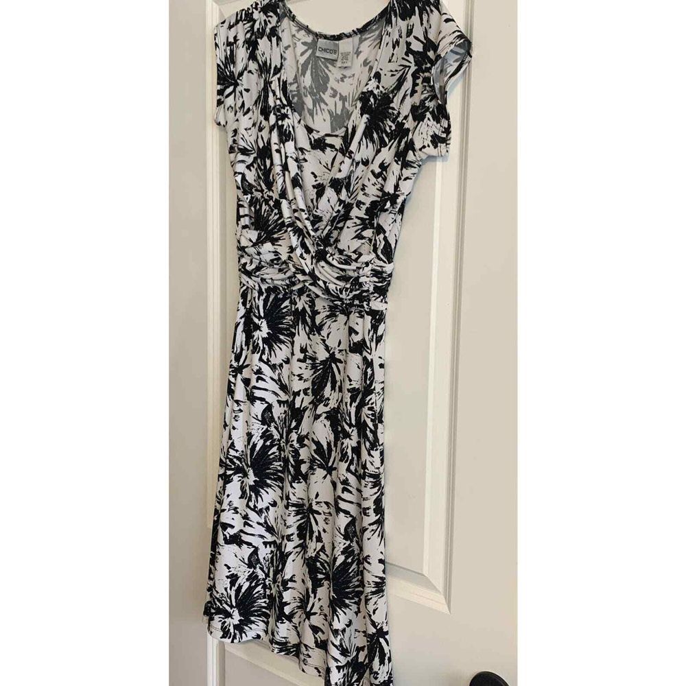 chico's black and white dress Cap Sleeve, Crisscross Front Elastic Waist Size 0 Featuring a self belt color:cedar 3 ways to style Color:PEACOCK/JADE
