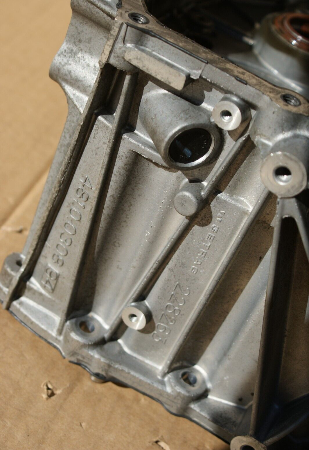 Ferrari oem F12 Berlinetta GEARBOX 70004258 case *Used / Sold as Core*