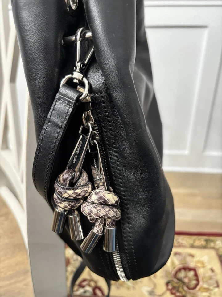 Bolso de Hombro Convertible Grande Michael Kors Isabel Nuevo con Etiquetas en Cuero Liso Negro  Foto 4 de 4