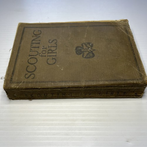 BSA Scouting for Girls 2nd Edition Softcover Copyright 1920 BN-930 - Picture 3 of 10