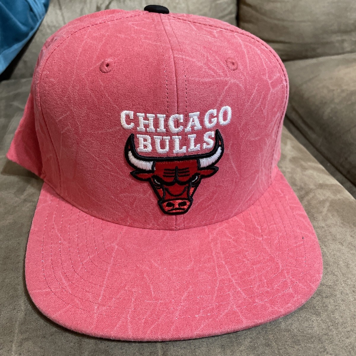 Chicago Bulls Hat Mitchell Ness SnapBack Red Pink distressed