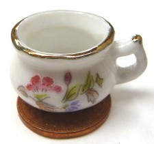 Dolls House Chamber Pot White Ceramic With A Pink Motif 1:12 Scale P42 tumdee