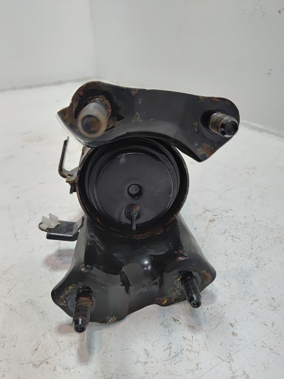 TOYOTA CAMRY 2.5L FWD ENGINE FRAME REAR MOUNT SUPPORT BRACKET OEM 2018 - 2024