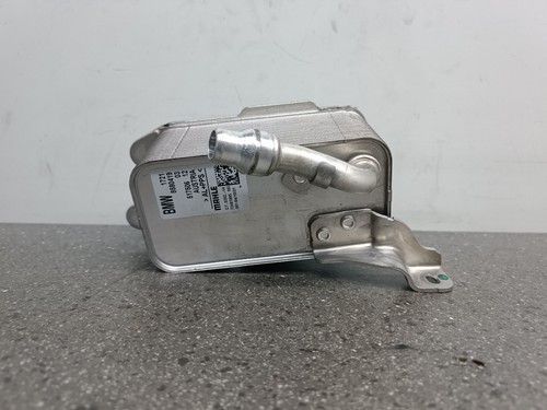 BMW G20 G21 G22 G23 G26 G30 G31 G11 G12 Ölkühler Getriebe 3.0D B57D  8580419