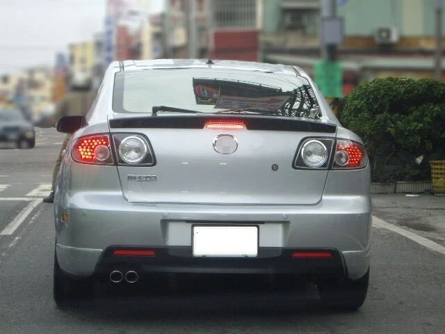 Para 2003~2006~2007~2008 MAZDA 3 Sedán 3Rd~Humo~Led Tercera parada Luces de freno Lámpara Foto 2 de 4