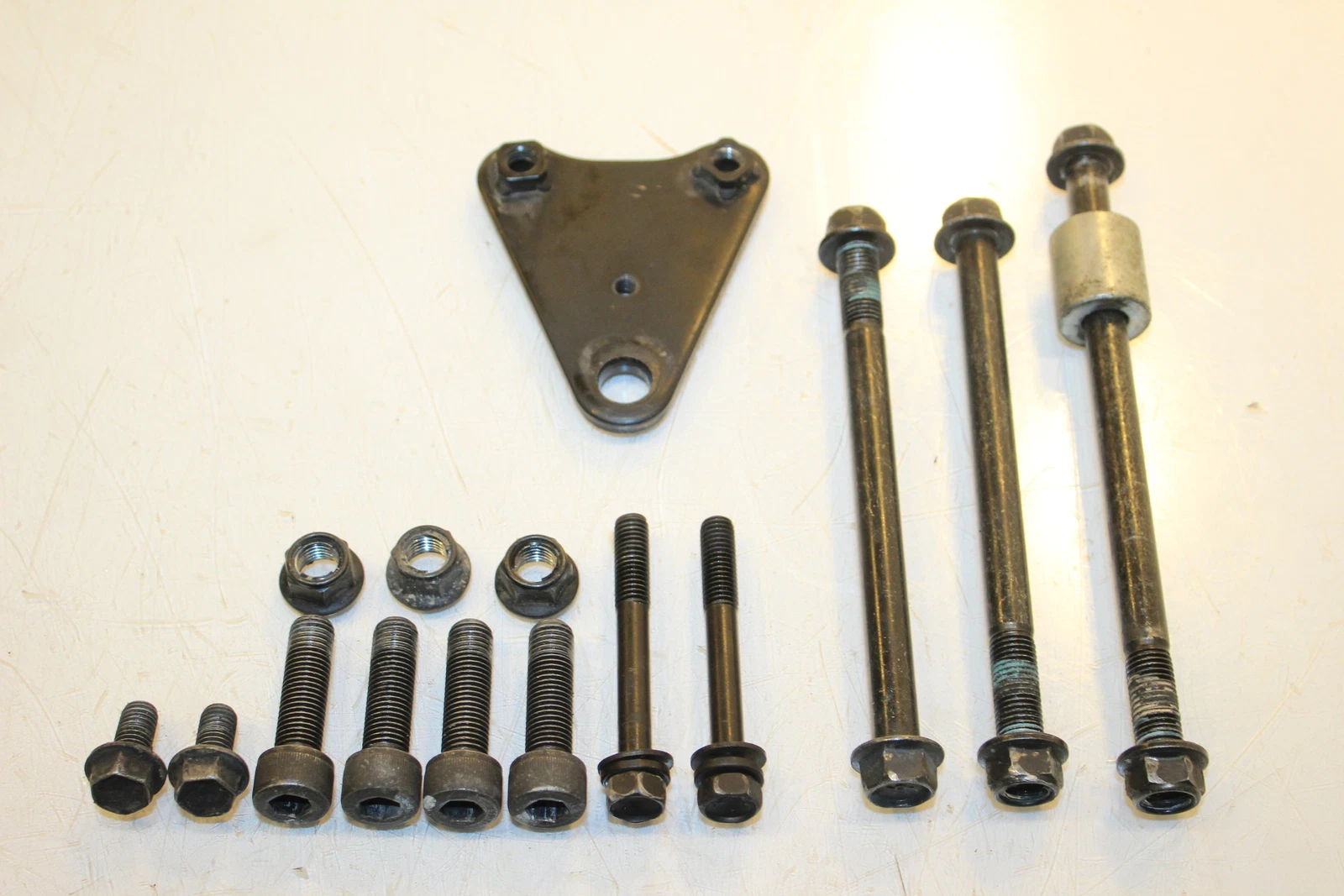 PLATE, ENGINE MOUNT LH