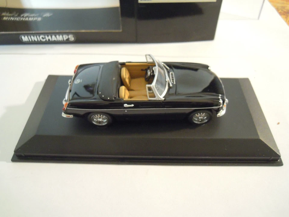 MINICHAMPS 1/43 MG B cabriolet 1962-69 - Immagine 2 di 4