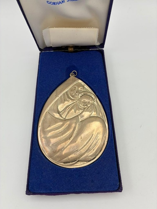 1977 Gorham Sterling Silver Mother With Child Christmas Ornament w/BOX