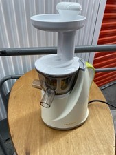 Hurom HU-100 Juice Extractor Pre-Owned Excell...