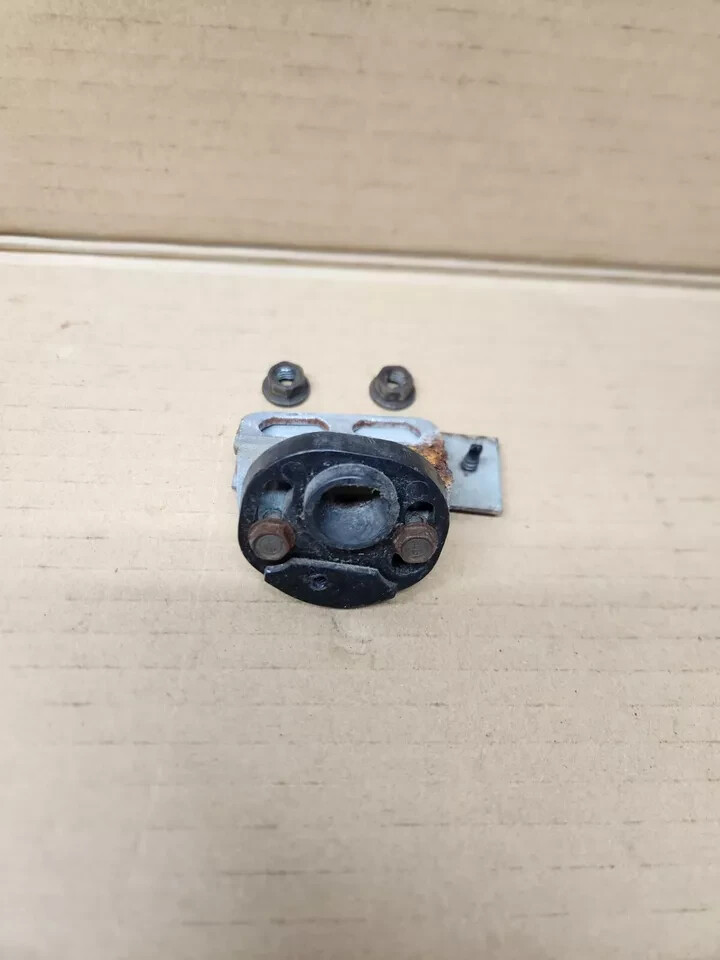 FIREBIRD TRANS AM T TOP LATCH CAMARO