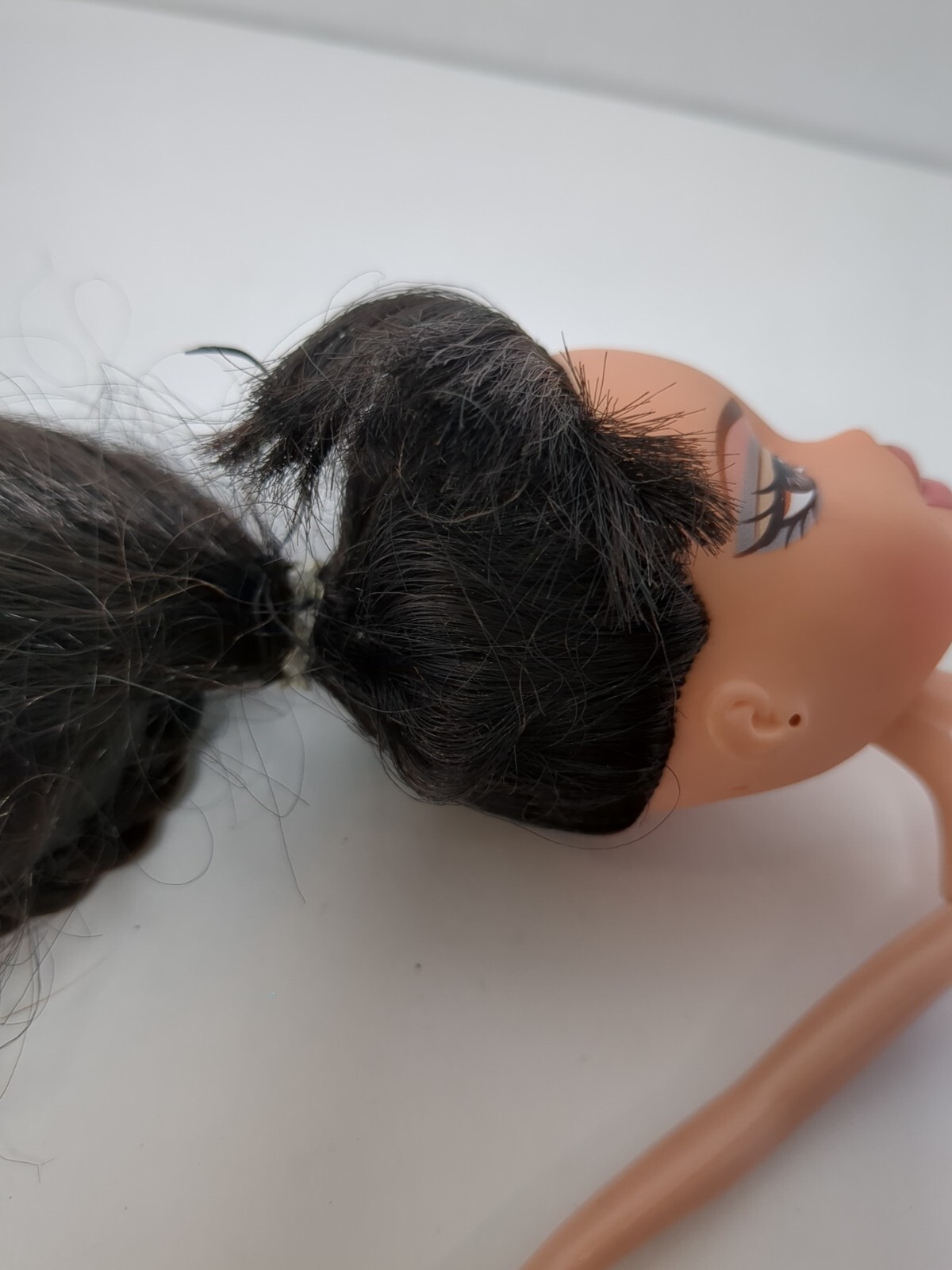 Bratz Doll MGA Fashion Doll Vintage Jade BLACK HAIR BROWN EYES PINK LIPS 2001