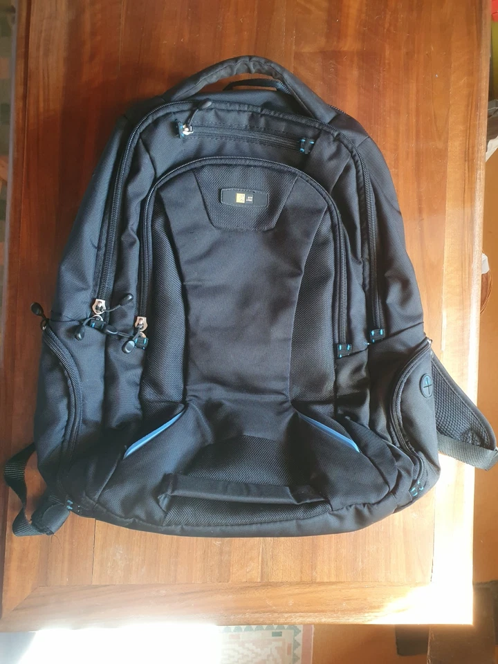 Sac à dos professionel multipoches - Marque Case Logic - Noir - Etat Neuf - Photo 1/4