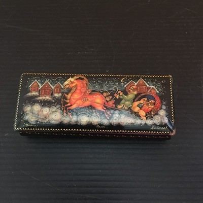 Vintage Authentic Hand-painted Russian Lacquer Hinged Box w/ Winter Troika Scene