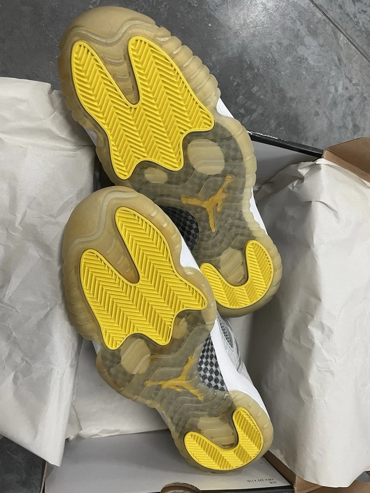 DS Air Jordan 11 ретро низкий IE Silver Zest 2007 желтая подошва - Изображение 4 из 4