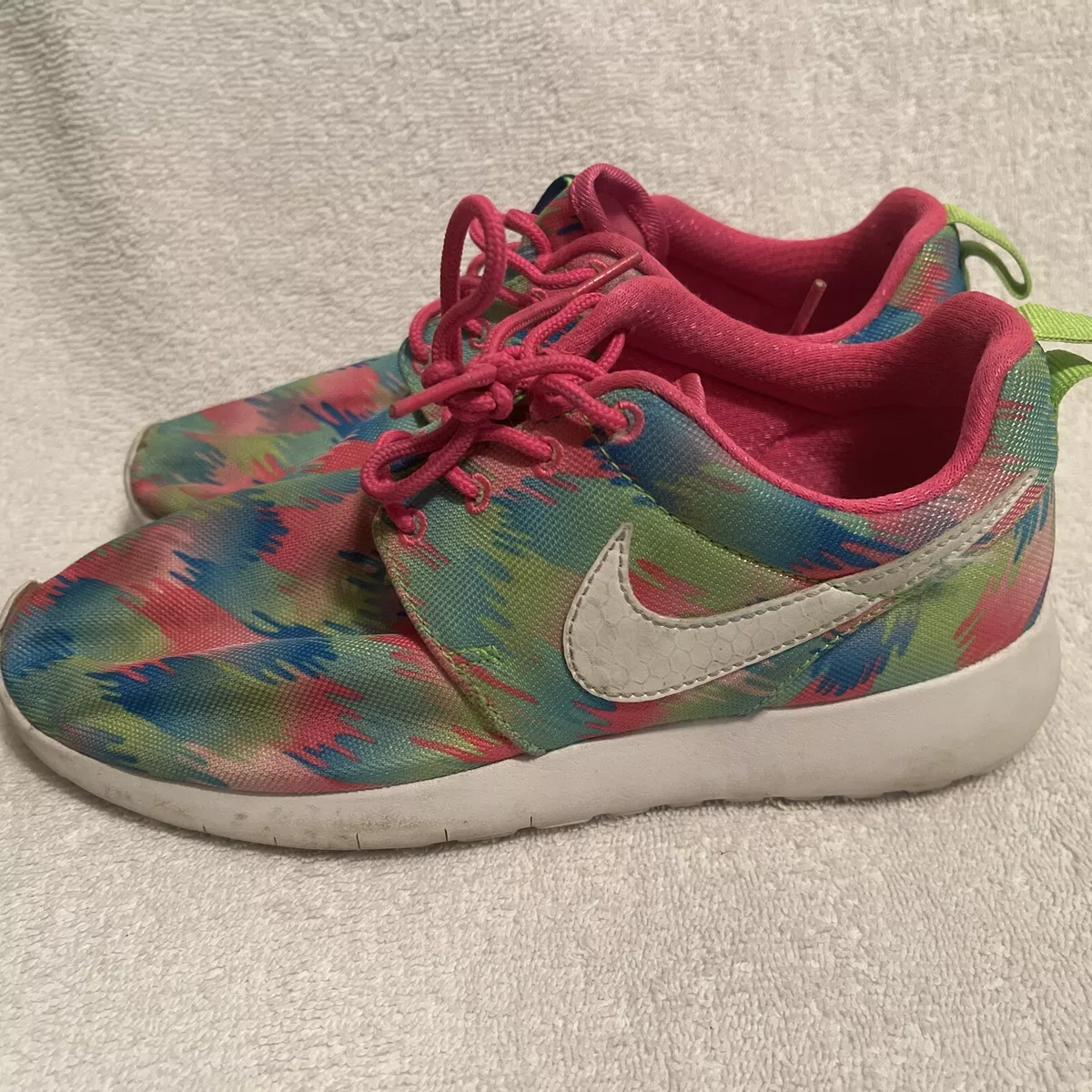 Nike tie shop up shoes