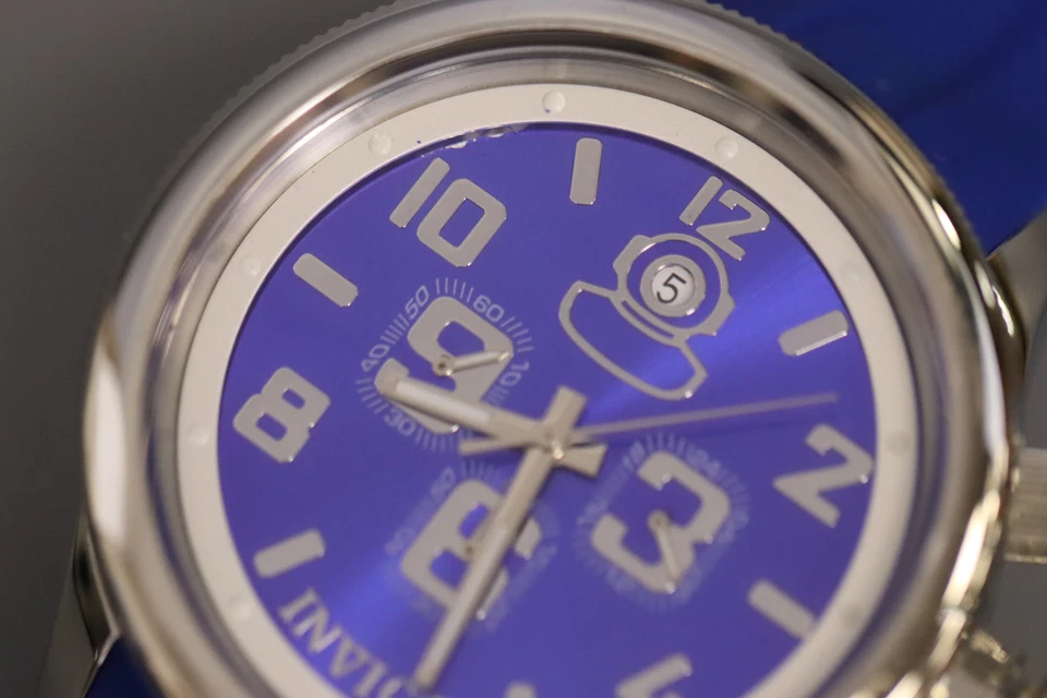 Reloj Invicta 33018 Diver 52mm Cuarzo Cronógrafo Correa Silicona - Necesita Batería Foto 3 de 4