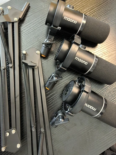 Maono PD200X USB/XLR Podcast Dynamic Microphone Black with boom Arm - Picture 2 of 8