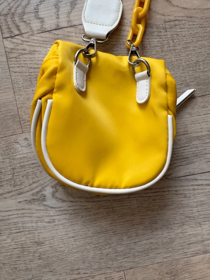 Nike Yellow Adjustable Sling Crossbody Mini Shoulder Bag Logo RARE FIND - Image 2 of 4