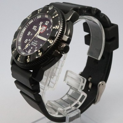 LUMINOX F-117 Nighthawk Quarz 200 m schwarzes Zifferblatt Edelstahl Herrenuhr...