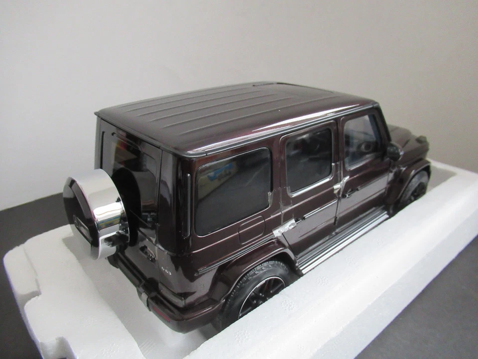 Modellautos 1:18 Minichamps Street 2018 Mercedes Benz AMG G-Klasse 110037060 - Bild 3 von 3