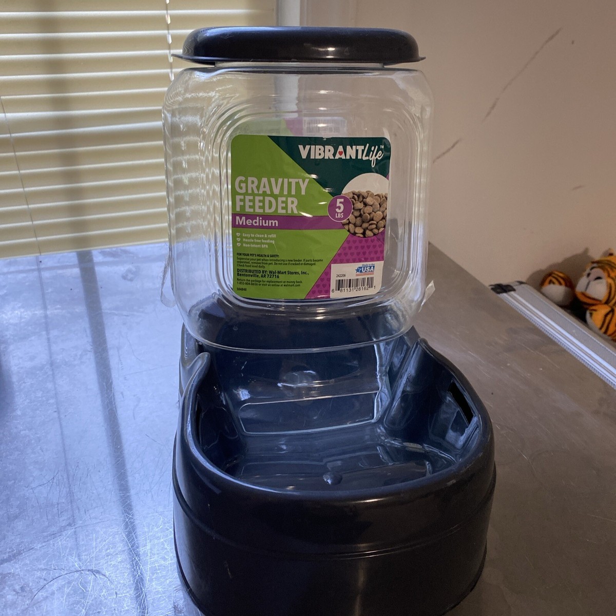 Vibrant Life Gravity Pet Feeder, Blue, Medium for Dogs and Cats,