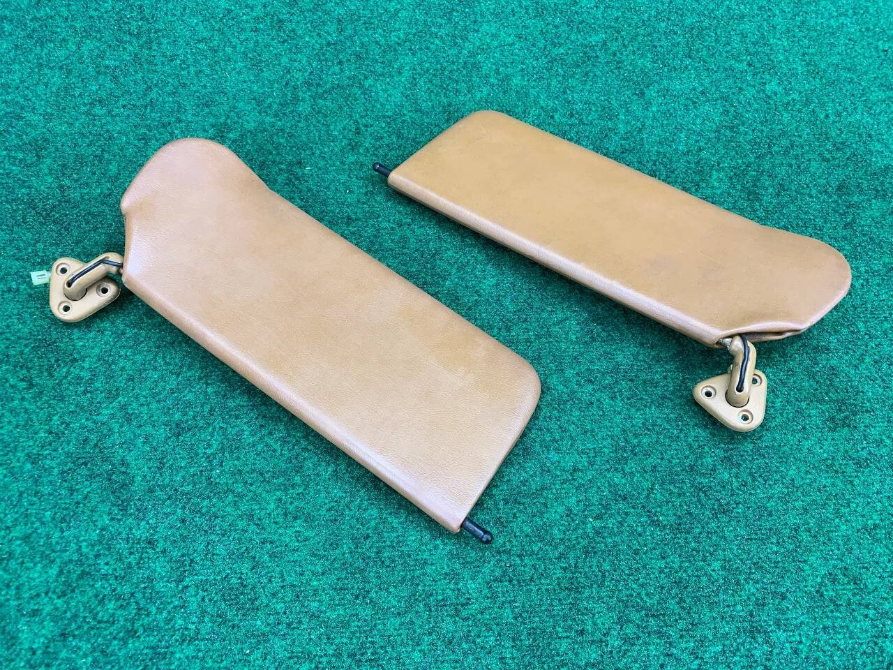 1988-1991 Chrysler Tc Maserati Sun Visors Pair Set OEM Laite Beige