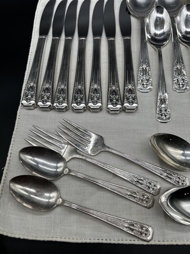 VTG 25 Pc Harmony House CLASSIC FILIGREE Silverplate AA+ Forks Knives Spoons - Picture 5 of 5
