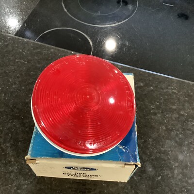 Nos 1973-1979 Ford Big Truck Rear Tail Lamp D8HZ-13404-A