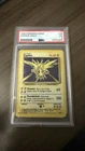 1999 Pokémon Base Set Zapdos Holo PSA 3