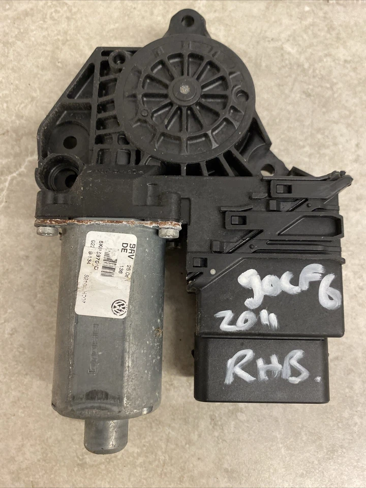 Volkswagen Golf MK 2012 6 O/S motor ventana trasera derecha 0130821431 5K095970AD Foto 2 de 4