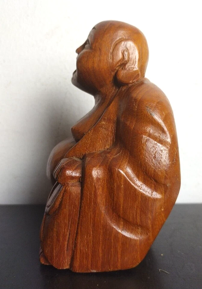 Estatuilla de Buda Maitreya sonriente tallada a mano de madera de teca de 5,25" de colección Foto 2 de 4