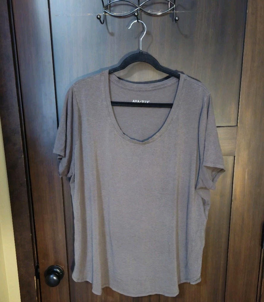 EUC Women's Plus Grey Stretch Knit Tee Shirt Top Blouse Short Sleeve Size 2X