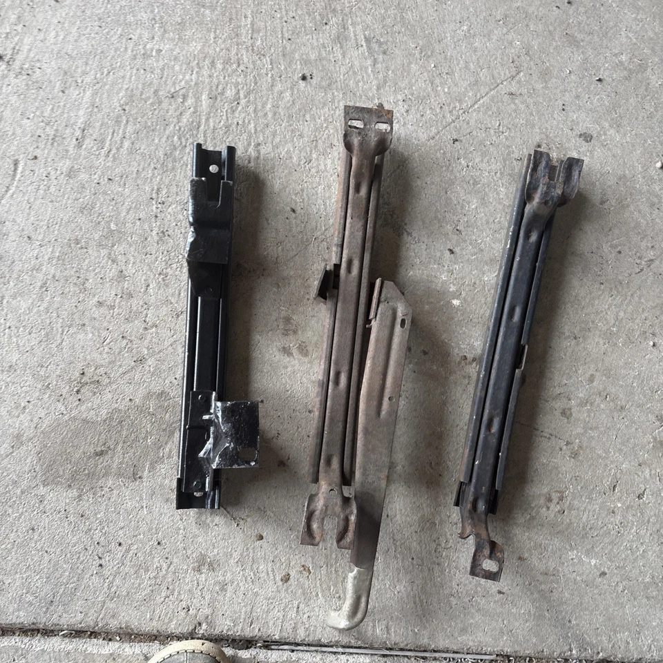 Chevrolet Corvair 1962 1963 1964 1965? Nova?  Pistas de asiento de canastilla (3) GM OEM Foto 3 de 3