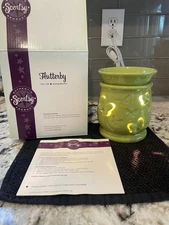 Scentsy Flutterby full size oil/wax warmer Super cute butterflies new in box