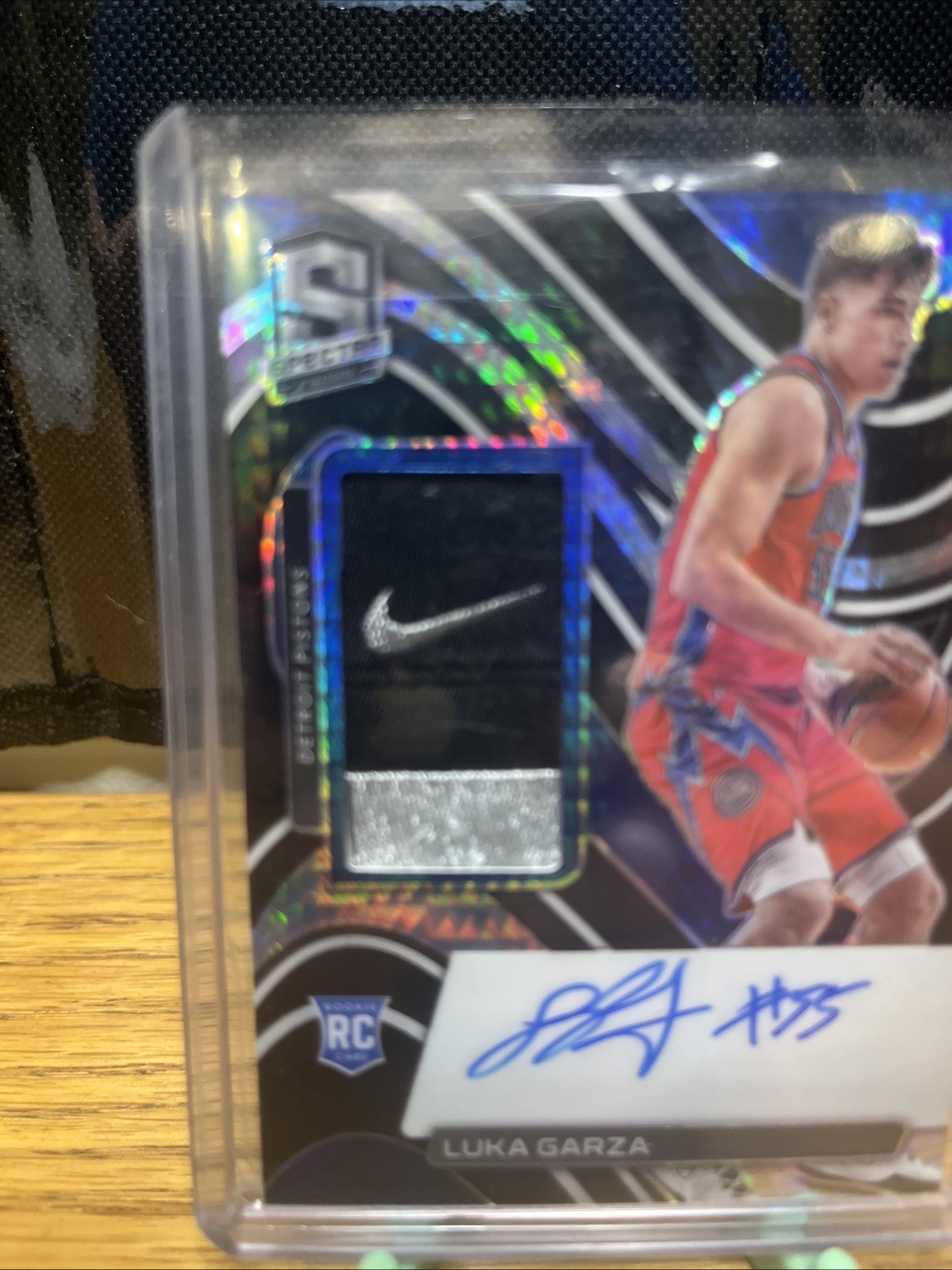 2021-2022 Panini Spectra Luka Garza Nike Patch 1/1 On Card Auto Rookie view 4