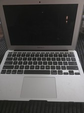 Apple MacBook Air 11" Intel Core i5 1.4GHz 128GB SSD Silver Laptop