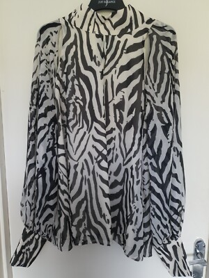 Damen Uk16 hübsche aufwendige Romy hochgeschlossen Bluse Cut Out Animal Print