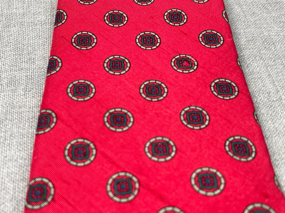 Corbata roja clásica vintage de Estados Unidos Bench Mark para hombre con corbata de lunares azul marino y gris Foto 2 de 4