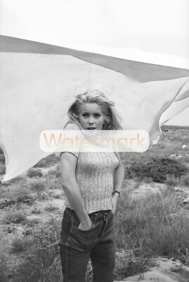 CATHERINE DENEUVE is PERKY ON A WINDY DAY ** Pro Pigment Photo (8.5''x11'')