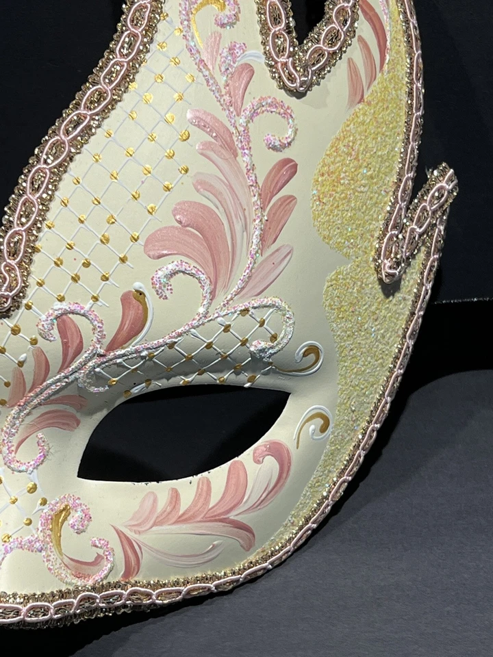 Máscara de fiesta veneciana pintada a mano vintage Pier One Imports Italia Foto 3 de 4