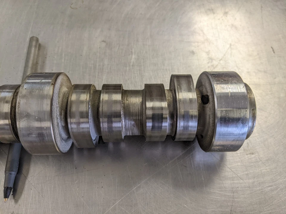 Camshaft From 1999 Chevrolet Silverado 1500  4.8 - Image 4 of 4