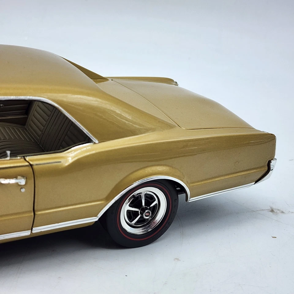 Highway 61 1967 Oldsmobile 4-4-2 Coupe 1:18 Diecast Olds 442 Car Rare HTF VHTF - Изображение 4 из 4