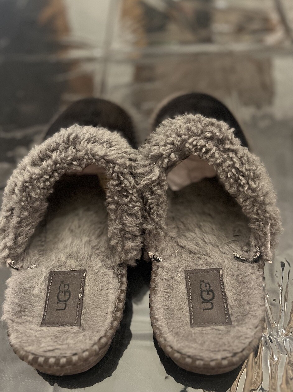 uggs slippers - image 3