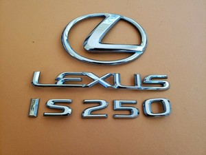 Эмблема lexus is 250