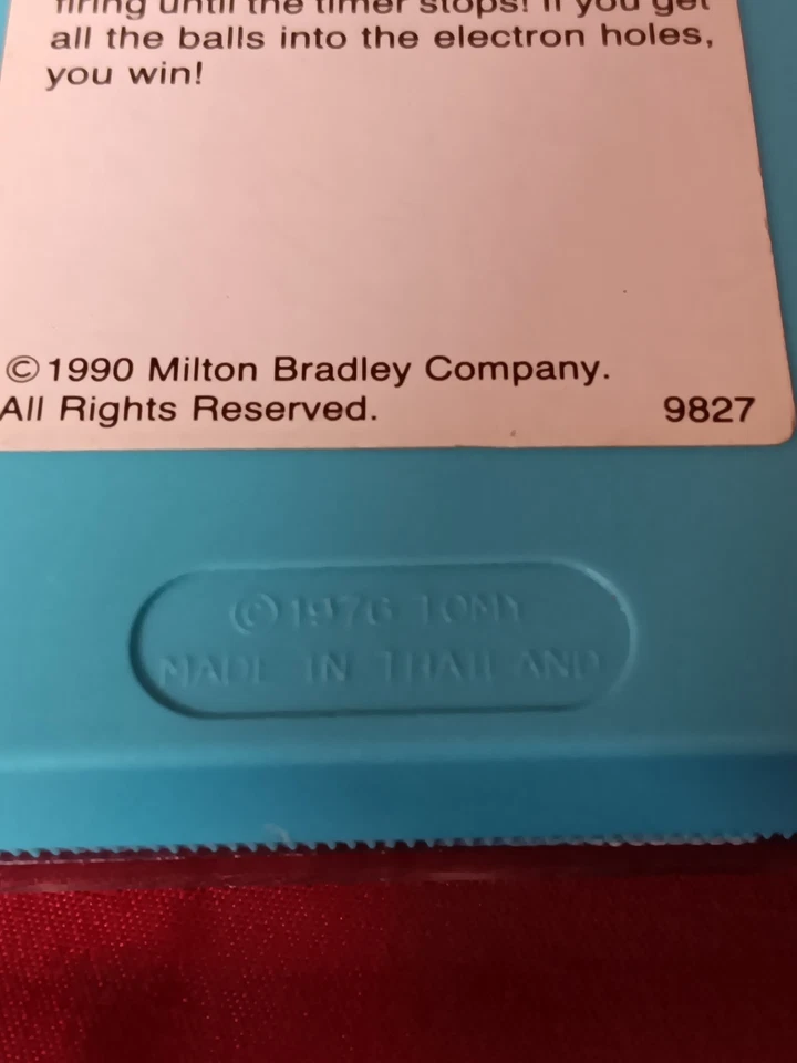 VTG 1990 Milton Bradley Pocketfuls Pop A Tron Space Game Hand Held Game - Image 3 of 4