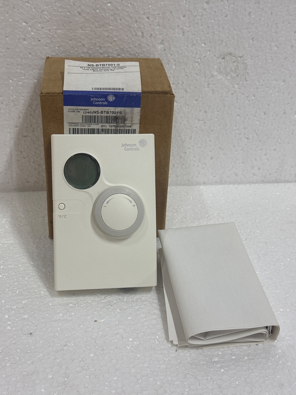 Johnson Controls NS-BTB7001-0 Network Sensor LCD Display Temp Adjust